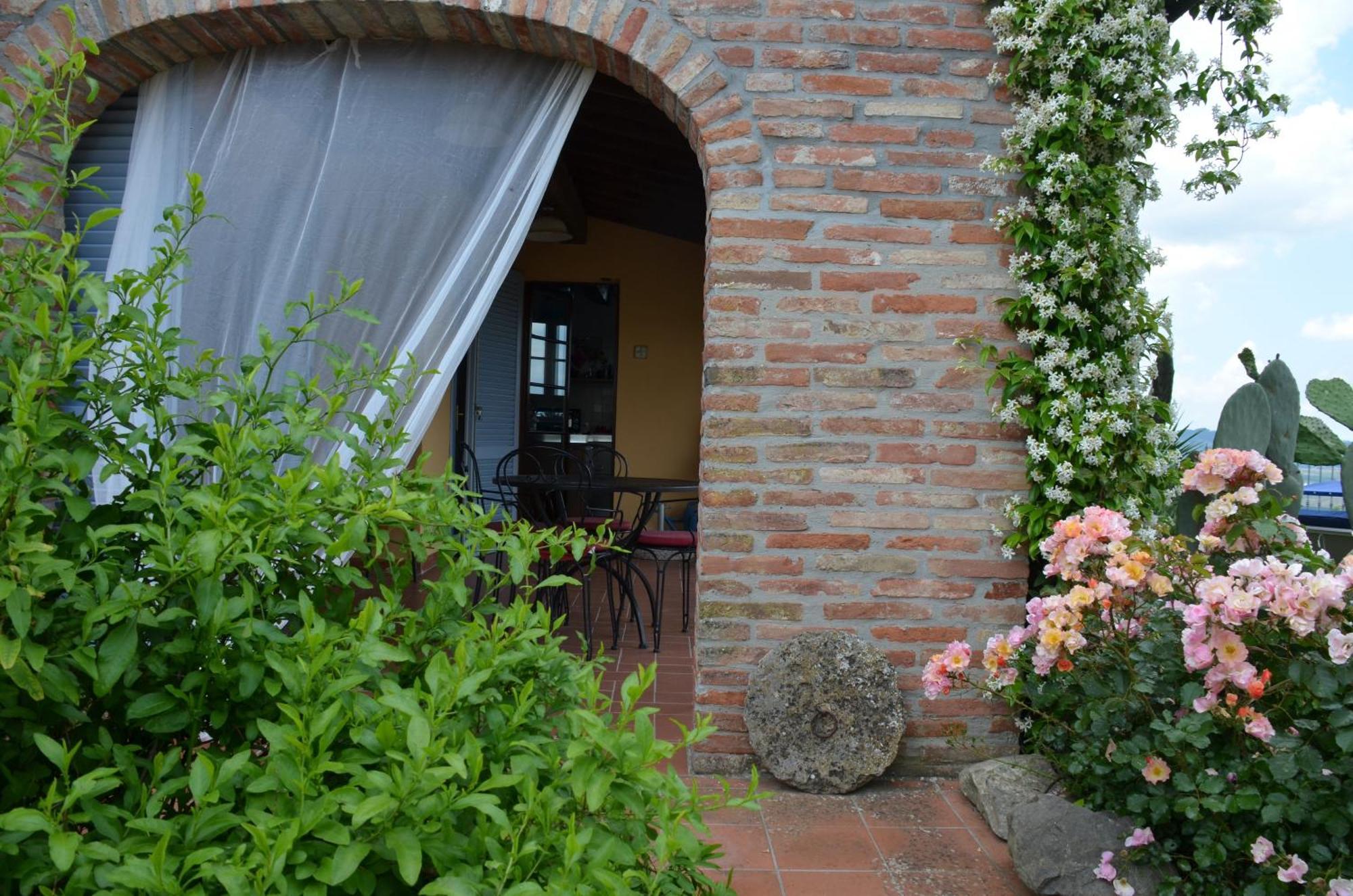 Casa Magnolia Apartment Terricciola Bagian luar foto